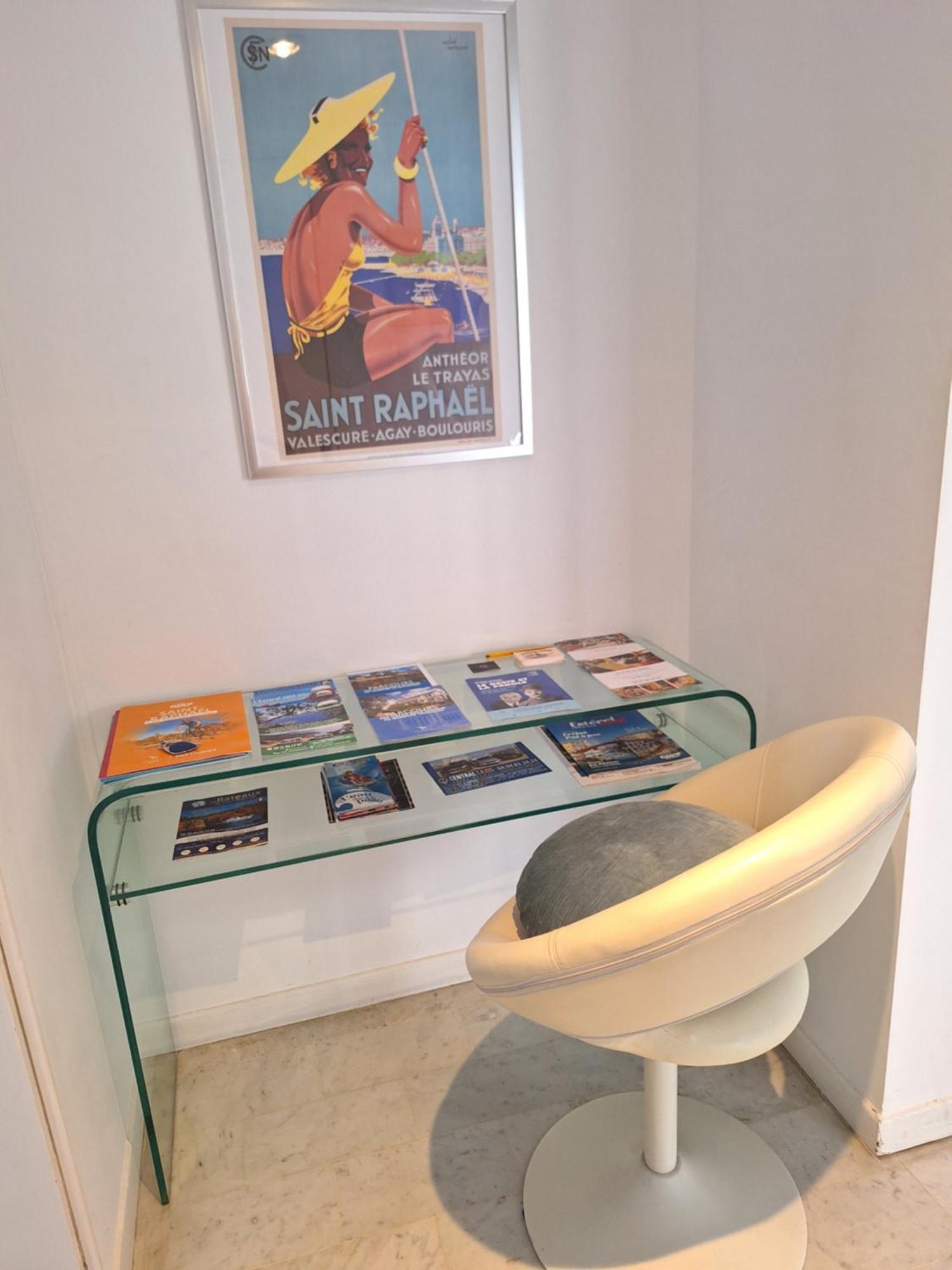 Appartement T3 Plein Centre Saint-Raphael  Bagian luar foto